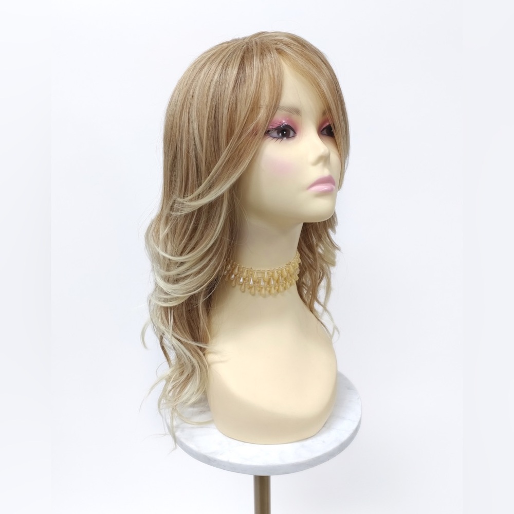 Mixed blonde wavy heat resistant wig